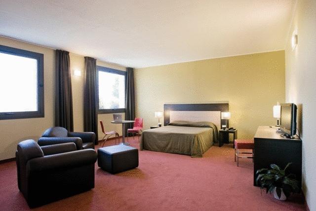 Hotel Don Camillo Brescello Ruang foto